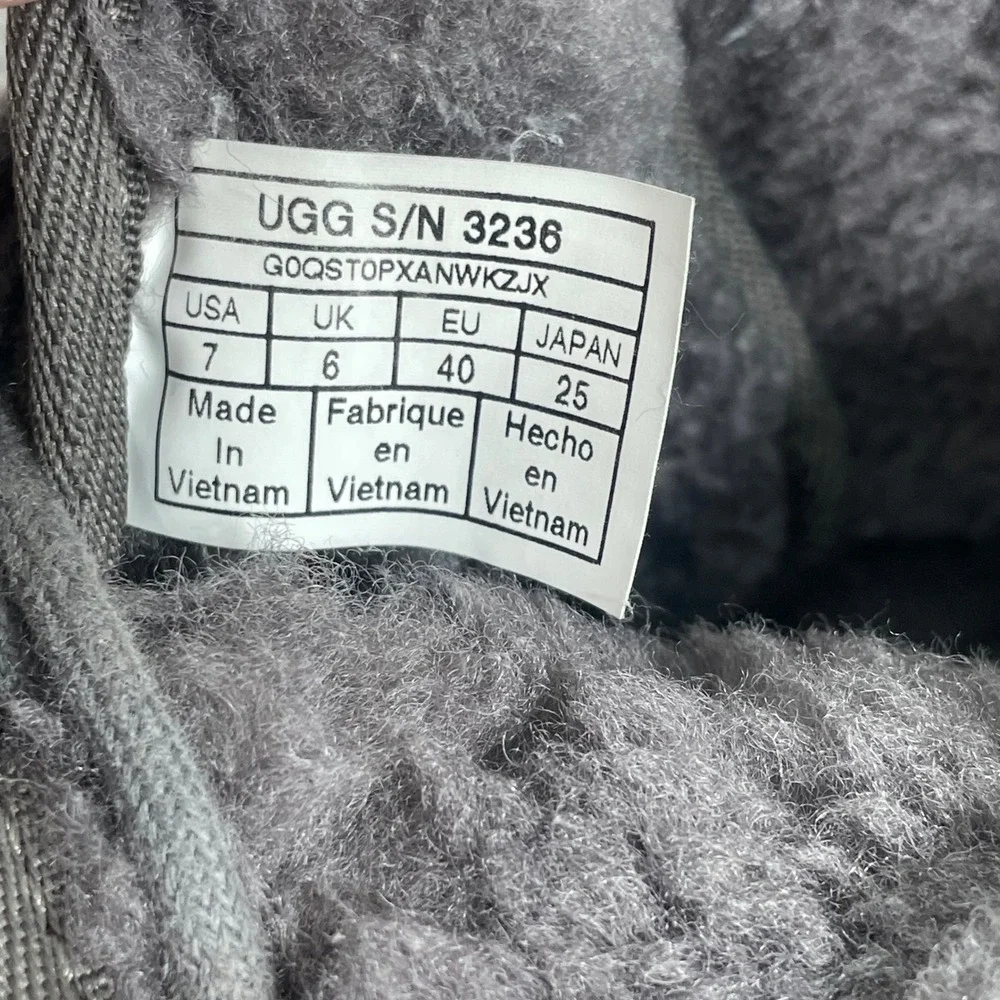 UGG neumel chukka